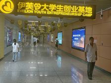 梅园地铁街60间30-80平方一间,可整租零租