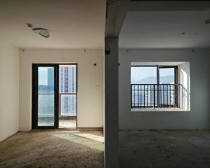【送车位】华鸿国樾府,南边头幢房,全年采光通透。