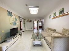 性价比高,急售 荣盛锦绣澜湾 3室2厅2卫自住房,后面大凉台