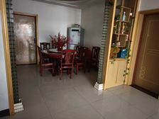 竹山县 宝丰镇郁金香大酒店家属楼 3室3厅