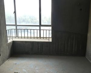 青云谱 祥瑞蓝堡国际公寓 3室2厅 108.74㎡ 65万