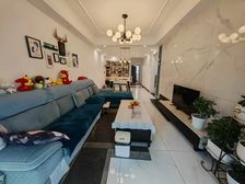 房东直售,诚买价格可议。阳光栖谷五期次新房。关门卖,含家电.