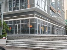 南滨路绿地中心5栋,转角旺铺出租