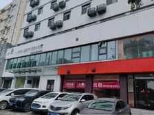 山大路临街旺铺出租 180平宽敞空间 半年付优惠