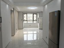 南北通透保利花园 93平两居室诚售75万