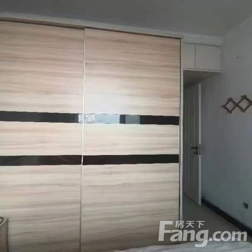  ����ǰ��·Сѧ�ʺ��˼� 1��2�� 65�O 1000Ԫ/�� 