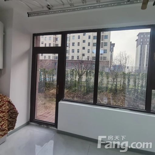  ������ʢ�Ƹ� 3��2�� 120�O 1400Ԫ/�� 