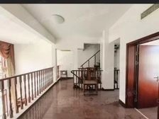 历城 鲁信蟠龙山花园 4室3厅 282.00㎡ 220万