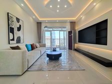 冉家坝核心地段精装三房 门口就是轻轨站和大商业 出脚相当便利