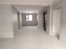 青年南路南北通透三居室,143平仅81万