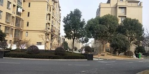 小区相关图