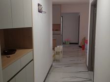 港北区 钓鱼台和府 3室2厅2卫个人闲置出带一个产权车位。