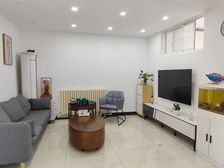 顶层加阁楼!共有4个卧室,两个客餐厅两个卫生间!有露台储藏室