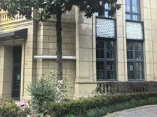 明月江南临街旺铺212平招租 层高6米 适合多业态