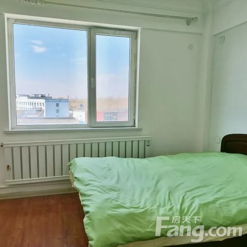  �ں����·�м�����԰32ƽ���� 1��1��1�� 