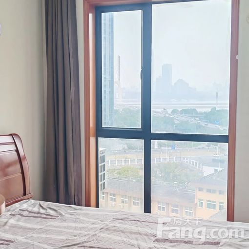  ���̲����޷���³�130.94ƽ���� 3��2��1�� 