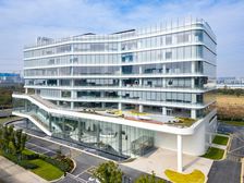 【办公楼直租:2672.86 ㎡ 层高4.5m,道路交叉路