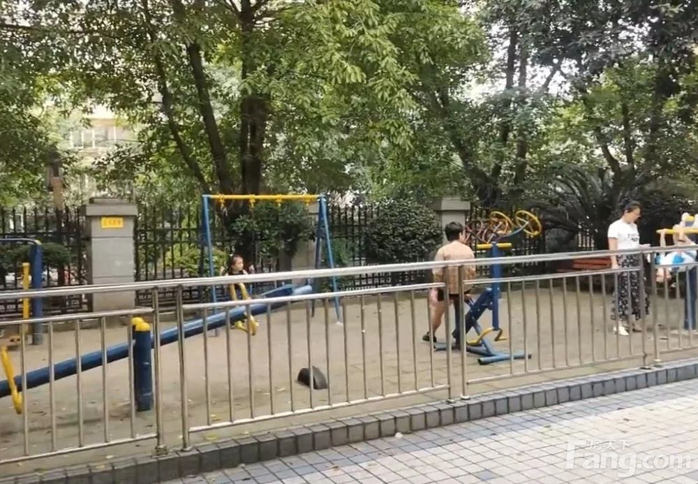 小区相关图