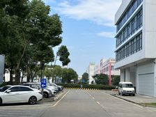 【园区厂房直租:2250余平,主干道旁,可办公热门钜惠】