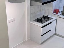 精装修 带家具家电 还有车位