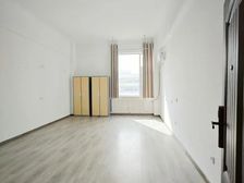 写字楼出租 31平精装空间月租1000元,可注册,停车免费