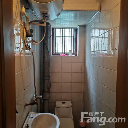  �ϳ����ػ�����·43��С�� 2��1�� 70�O 650Ԫ/�� 