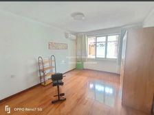 市中 纬六路小区 4室2厅 160.00㎡ 205万