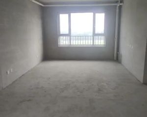 莲池 东湖铂悦山 4室2厅 135.00㎡ 150万