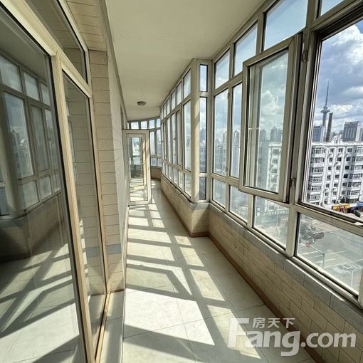  �ϸ�ʮ�ִֽ�ɽֶ�ƽ��Ԣ 2��2�� 160�O 2200Ԫ/�� 