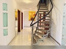 花山 东晖花园 5室3厅 201.81㎡ 129.80万