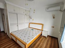 巴南 鸥鹏大道壹号小区精装洋房 3室2厅2卫 72万