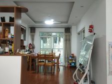 东湖高新区 关山春晓 3室2厅 136.90㎡ 208万