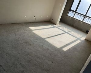 莲池 清山公爵城 3室2厅 139.24㎡ 149万