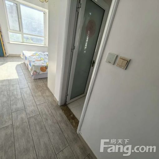  ����:���Գ�����Ӫ������԰ 3��2�� 128�O 900Ԫ/�� 