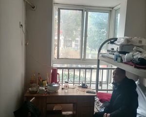 花山 湖滨丽景 3室2厅 85.88㎡ 43万