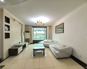 紫荆馨苑东南三居 122.27平方通透户型诚意出售