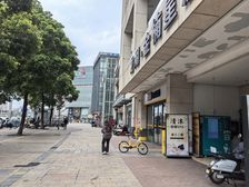 无中介费!!!房东直租,地铁出口20米抵拢