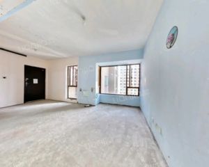 西南向三居室 龙城国际四期精品房85万