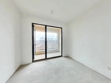 城阳 绿地观澜半岛 3室2厅 156.08㎡ 145万