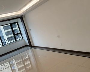 桃城 蓝光雍锦半岛半岛 3室2厅 120.00㎡ 105万