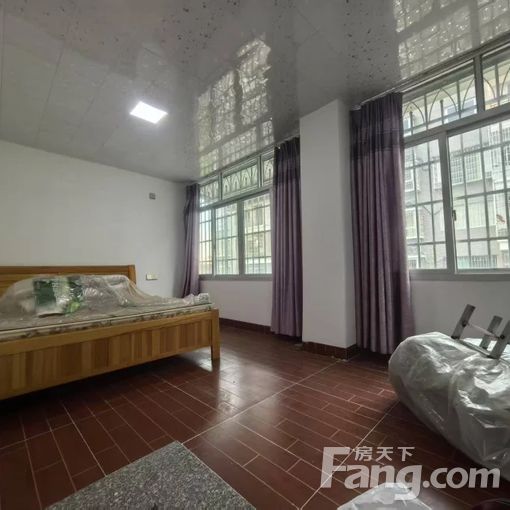  ��ƽ��ԣ�δ󾰳� 5��2�� 120�O 500Ԫ/�� 