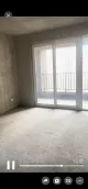 ��?��