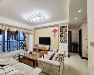 东南向四居室 万达华府B区好房出售