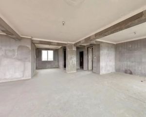 卡森**城华庭园 3室2厅 123.37㎡ 66万