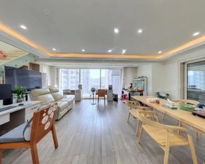 高新 龙湖九里晴川 4室2厅 147.05㎡ 380万