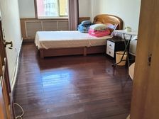 东西通透两居室,临地铁,出行方便,楼层低,好住好租好卖