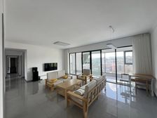 乌当 颐华府 4室2厅 133.51㎡ 90万