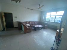 新华 光明路湛北路口西二百米路南纪委家属楼 3室2厅小标大套