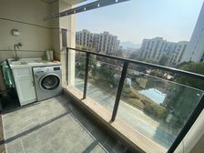 急售价格可谈 精装修 家具家电齐全 楼前人工湖喷泉 阳光充足