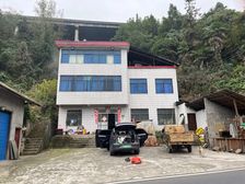 长阳 长阳县贺家坪镇往318上两公里 8室3厅